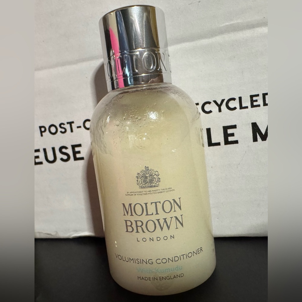 Molton Brown Volumising Shampoo and Conditioner Duo - Travel Size - Picture 3 of 3